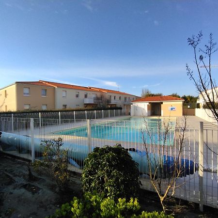 Appartement Dans Residence Au Calme Avec Piscine Les Sables-dʼOlonne Exterior foto